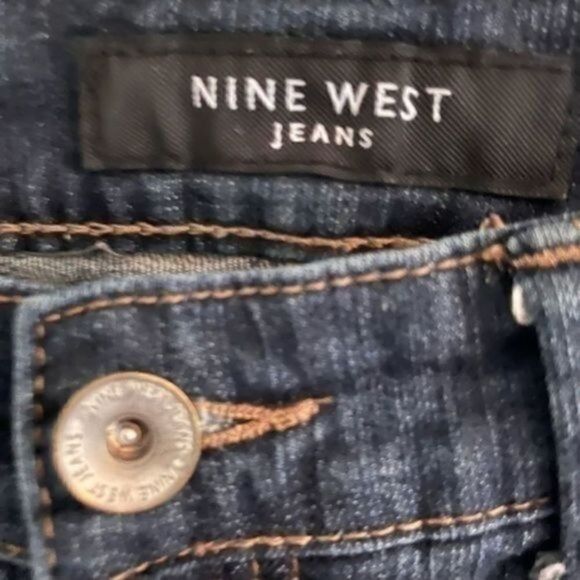 Nine West jeans. Boot cut. Size 6 - Picture 4 of 8